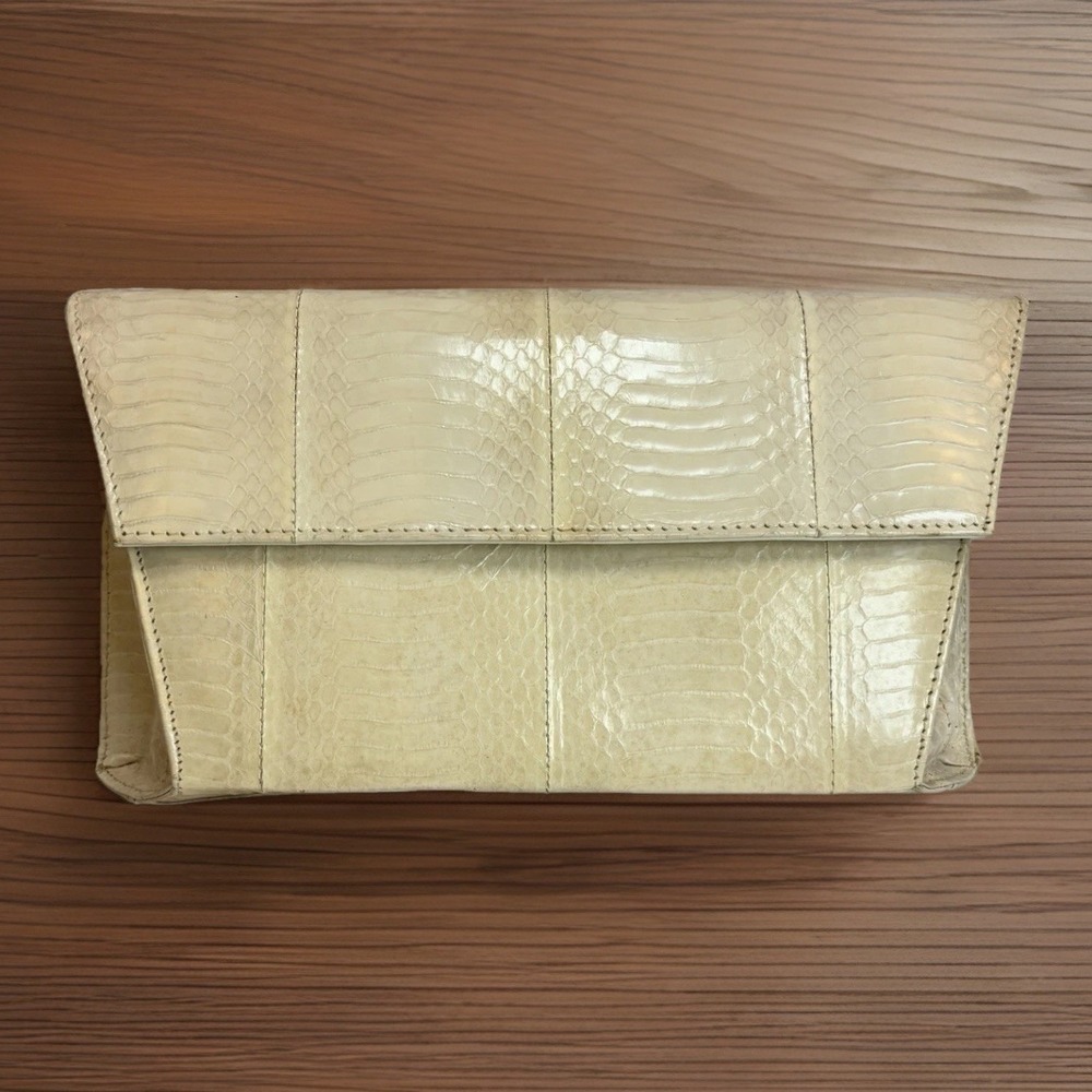 Vintageโ 1980s Ivory Snakeskin Clutch Purse Bag Retro Unique Envelope Boxy